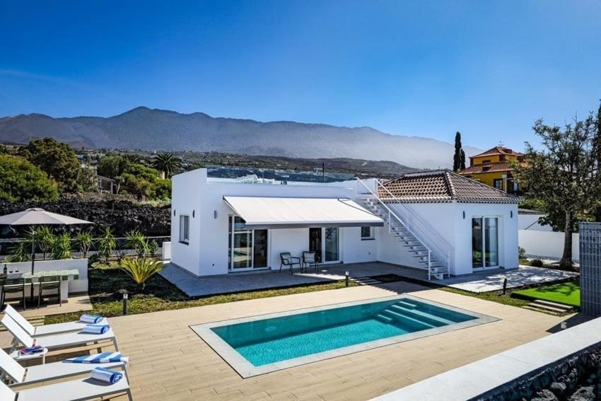 Veni Mit Privatpool In Am Neuen Lavastrom Villa *